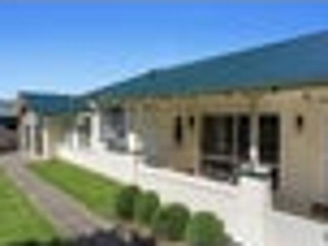 PARKSIDE VILLA