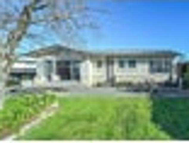 Parkside living with a bonus studio