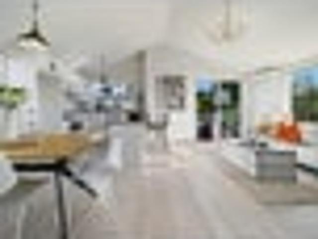 Parkside,new reno,affordable Westlake Girls Zone