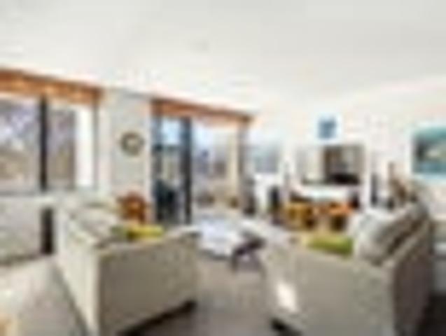 Parkside Penthouse – Views, Space & Lifestyle