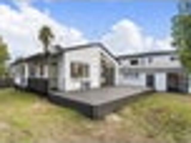Parkside Perfection: Fully Renovated & Ready for U
