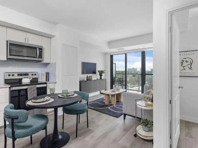 Parkside Square — 3 Bedroom 2 Bathroom