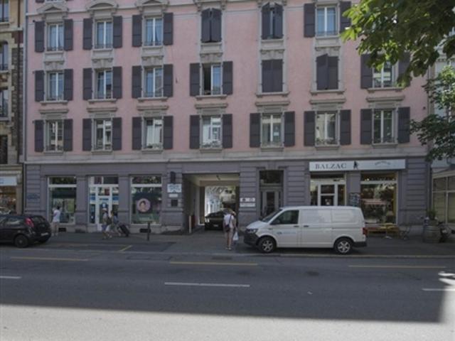 Parkplatz für Zweiräder