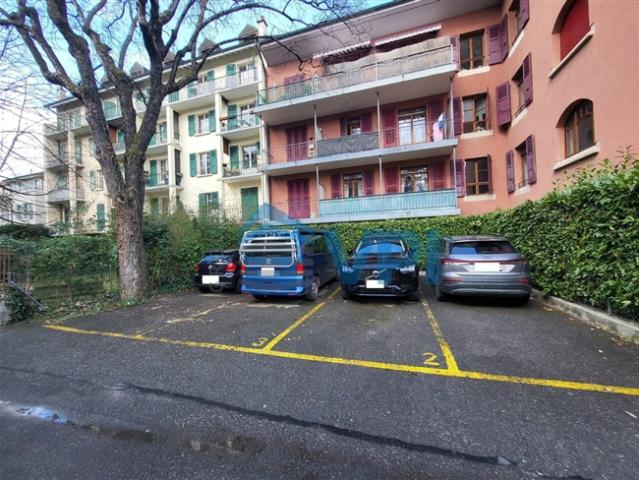 Parkplatz im Freien