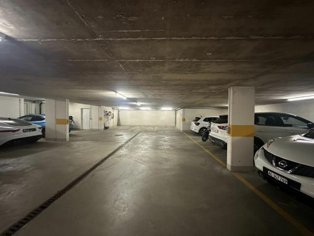 PARKPLATZ IN EINSTELLHALLE