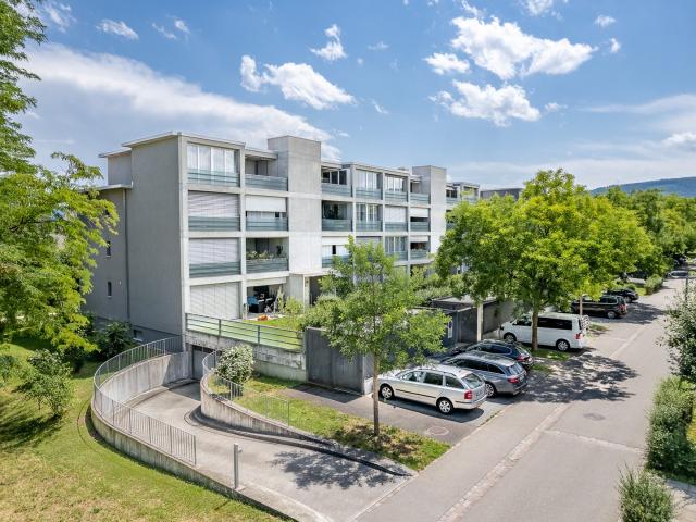 Einstellplätze zu vermieten, bei Bedarf zukünftig auch mit Ladestation