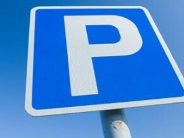 Parkplatz zu vermieten in Penthalaz