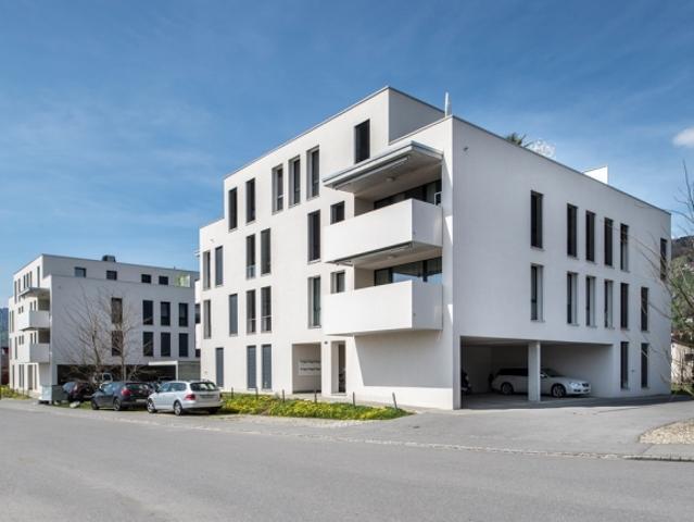 Parkplätze und Unterstände zu vermieten