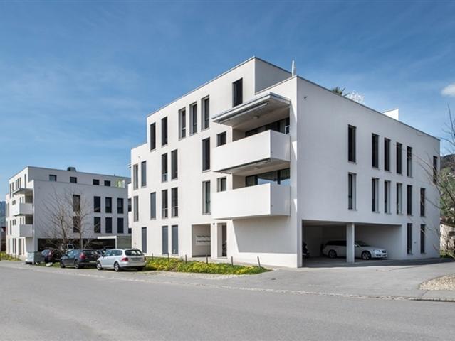 Parkplätze und Unterstände zu vermieten