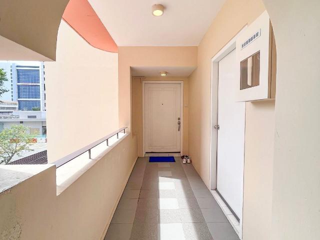 Parkway View D15, Apartment
