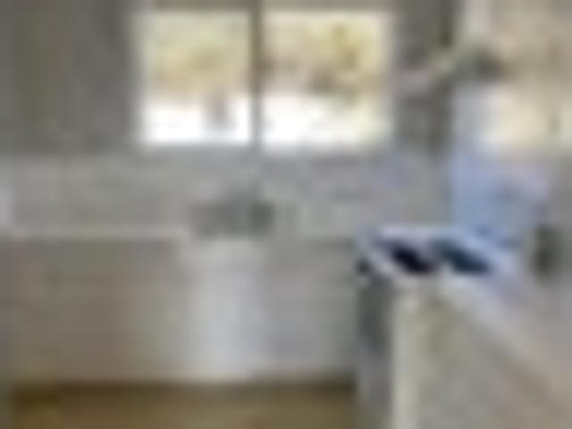 Parkvale, 2 bedrooms, $575 pw