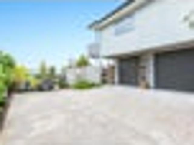 Parkvale, 3 bedrooms, $630 pw