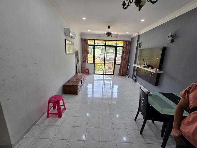 Parkview Towers 1200SF 3Bedrooms Partially Furnished Renovated 1CP