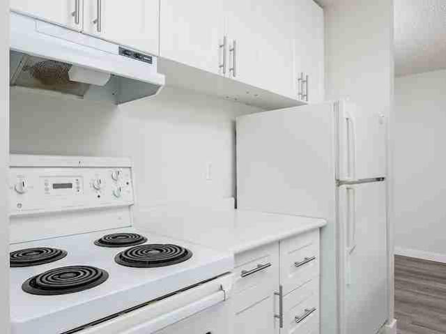 Parkview Estates Apartments 1 Bedroom Apartment for Rent at 7607 172 St Nw, Edmonton, AB T5T 2P8 Callingwood North