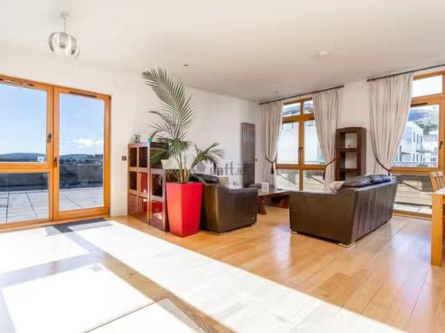 Parkview Penthouse, Stepaside, Dublin 18 is for rent
