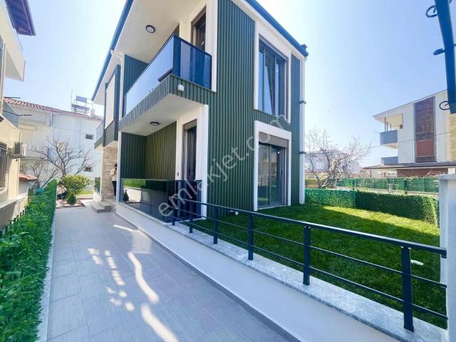 Parladan Gürede Denize 100 Metre Bahçeli Müstakil 3+1 Villa