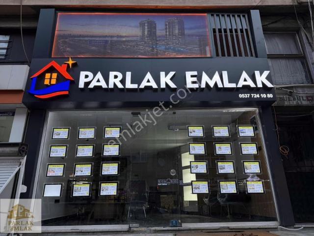 Parlak'tan Zeynep Kamil^de Merkeze Yakın Geniş 2+1 Ara Kat
