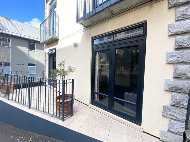 PARNELL 1 BEDROOM FURNISHED 1 CARPARK