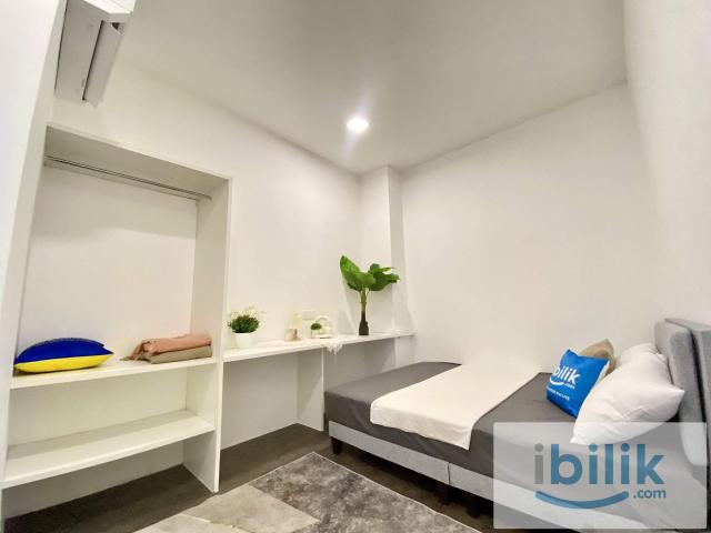 Paroi Seremban Queen Bed Room attached with Private Washroom ️Moeve in Ready ️One Month / Zero / Flexible Deposit