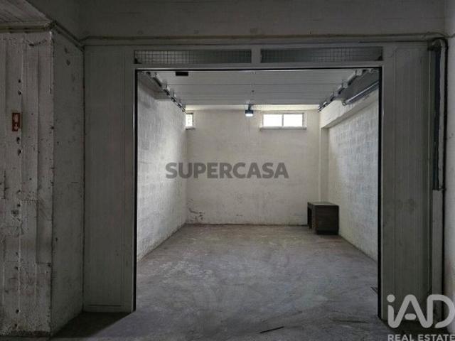Parque de Estacionamento / Garagem / Box em Albufeira e Olhos de Água de 450 m²