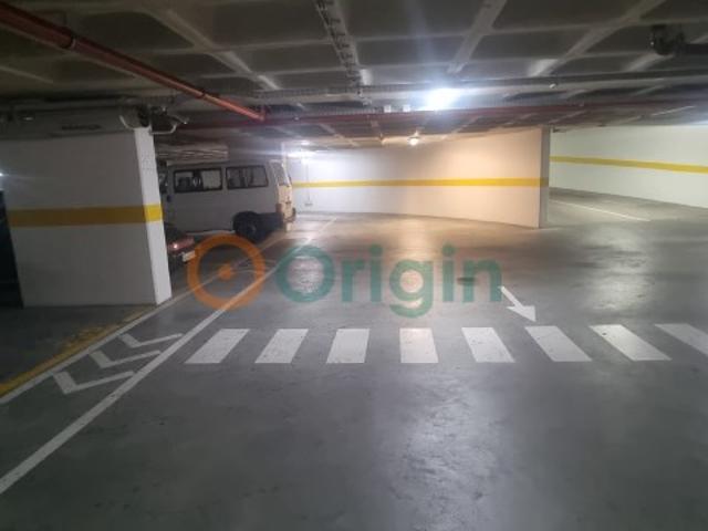 Parqueamento coberto na Infante Santo