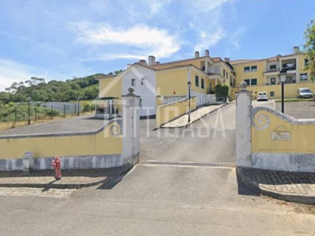 Parqueamento para 2 carros na Venda do Pinheiro