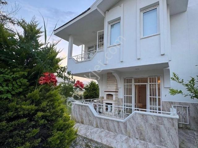 Pars Gayrımenkul’den Satılık Bağımsız Müstakil Villa