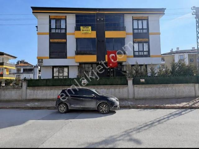 Parsana Mahallesi'nde 3.5+1 Geniş Balkonlu, Asansörlü Satılık Daire