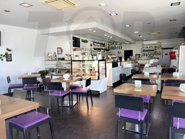 Pastelaria, Gelataria e Bistrô Equipada em Funcionamento Foros de Salvaterra 185.000€