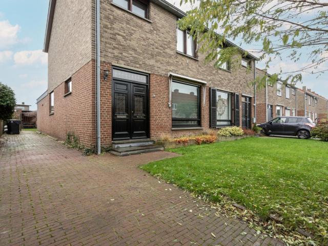 Pastoor Tijssenstraat 1, 6114GL, Susteren, Limburg 6114GL