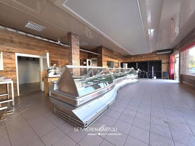 Pas de porte commerce de Boucherie