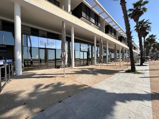Pas de porte à vendre Façe à la plage 125m² Sète