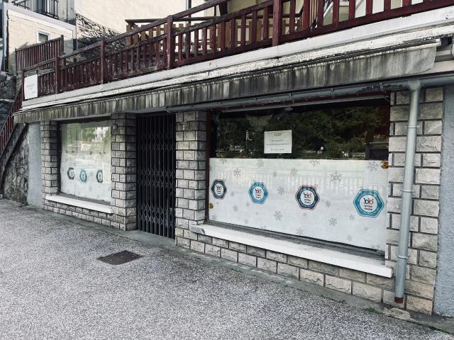 EXCLUSIVITE! Murs commerciaux Sur le parc thermal de BRIDES LES BAINS Rare à la vente