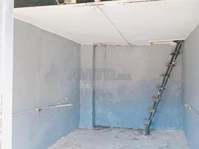 Pas de porte d'un local commercial à vendre