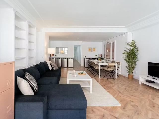 Paseo de la Castellana, Madrid, Community of Madrid 28046