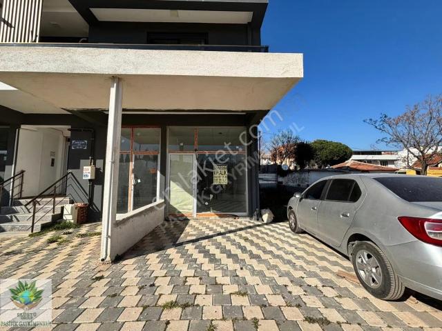Pasifikten Menderes Cüneytbeyde Kiralık 30 M² Köşe Dükkan