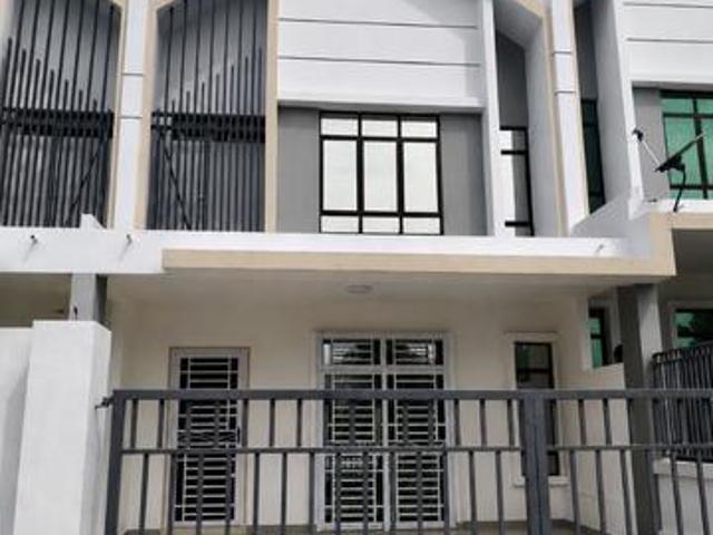 Pasir Gudang double storey 20x70 for sale