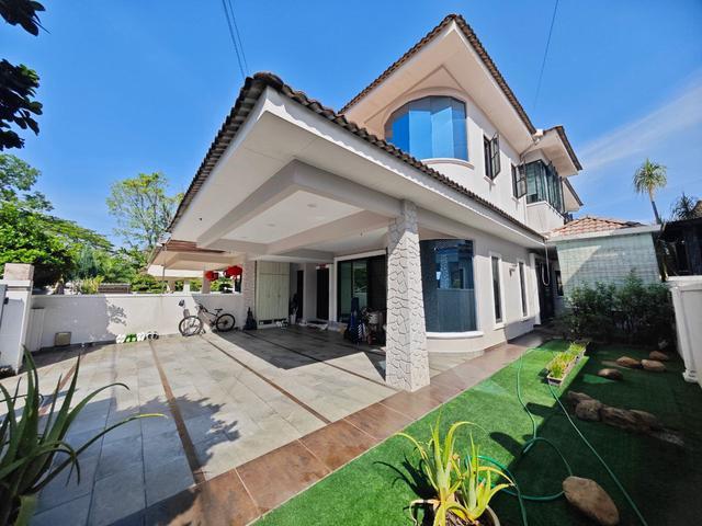 Pasir Pinji 2 Storey SemiD Gated Guarded Fully Renovated