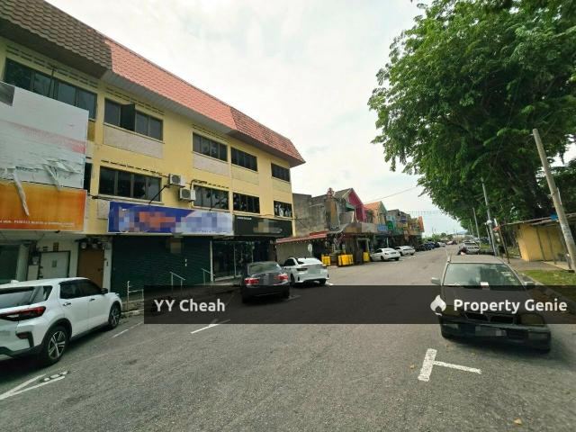 pasir puteh ground floor shop for rent facing main road, high traffic
