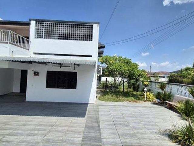 Pasir Putih Ipoh FREEHOLD Double Storey Semi D Conner Lot
