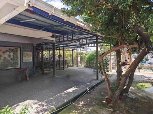Pasir Putih Putatan Corner