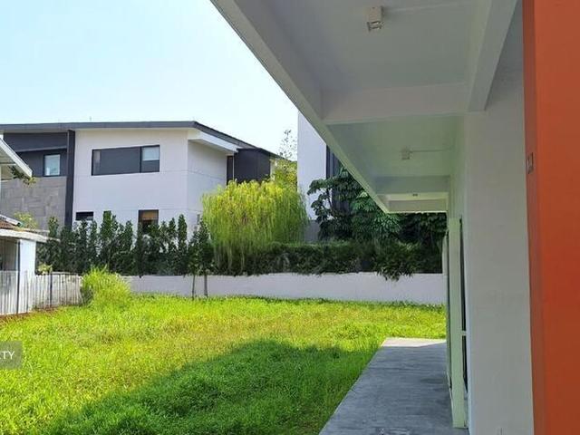 Pasir Ris Beach Park D18, Detached