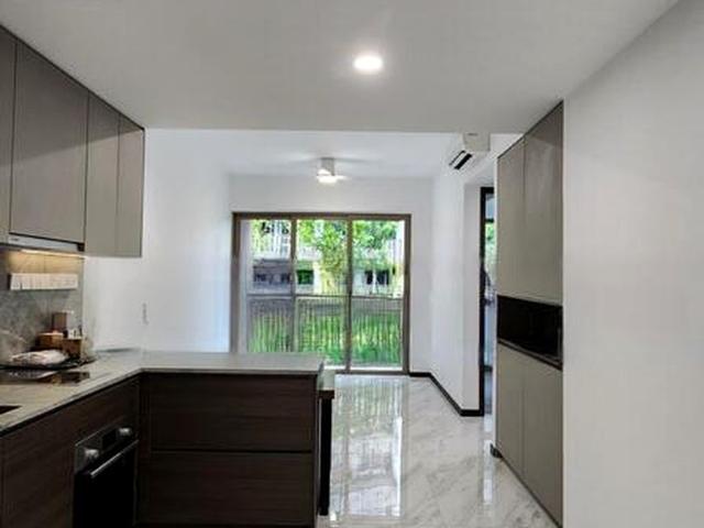 Pasir Ris Drive 8 D18, Condominium