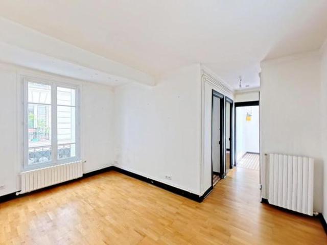 Passage des Abbesses 2P a vendre