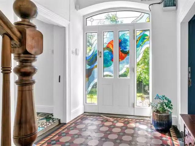 Passedena House, Slievecorragh, Hollywood, Blessington, Wicklo.