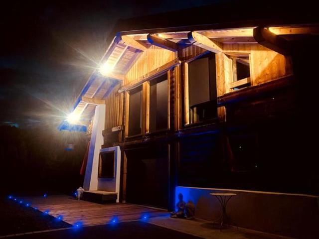 PASSY Secteur BAY,Chalet d'exception 5 pièces150 m2, vue massif du Mont Blanc, 841 m2 de terrain 1050000 EUROS