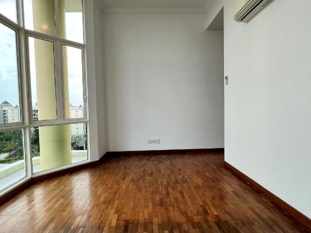 Patent Place D21, Condominium