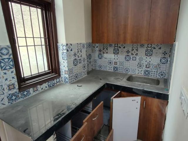 Patpar Ganj Village Nr Dispensary Patpar Ganj Village 2.5 Bedroom 800 Sq. Ft. Builder Floor in Mayur Vihar Delhi Listing ID: #10138
