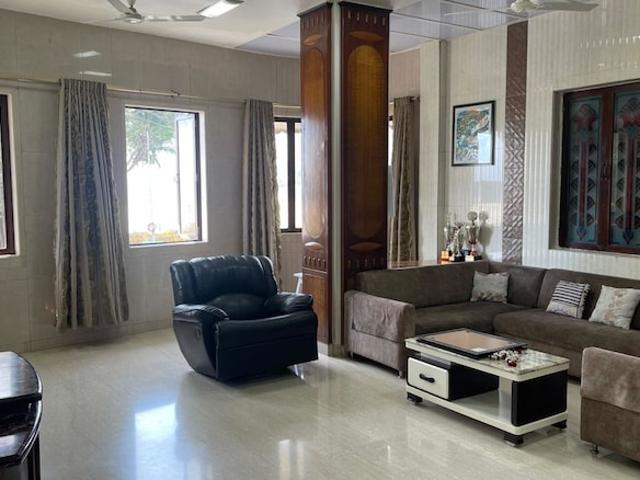 Patrawala Building 3 Bedroom 2240 Sq. Ft. Apartment in Kalbadevi Mumbai Listing ID: #10102