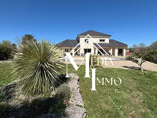 Pau 64000 Achat / Vente maison 6 pièces t6 au dernier étage piscine